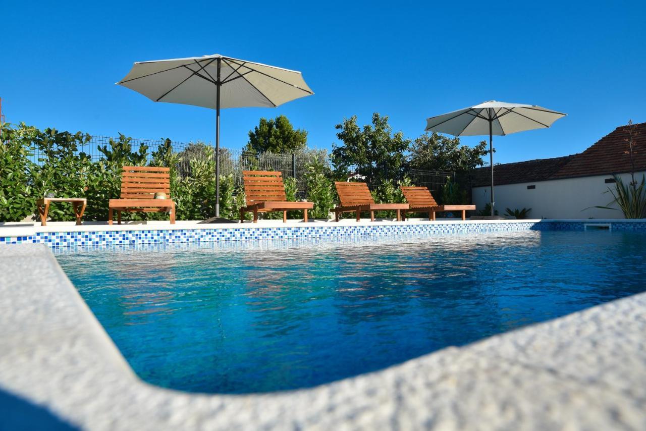 Villa Navita Augustinus With Pool Debeljak ภายนอก รูปภาพ