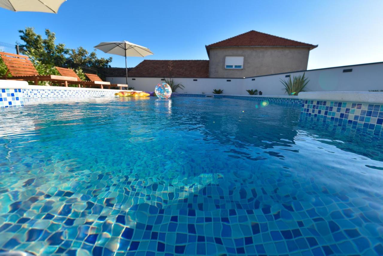 Villa Navita Augustinus With Pool Debeljak ภายนอก รูปภาพ